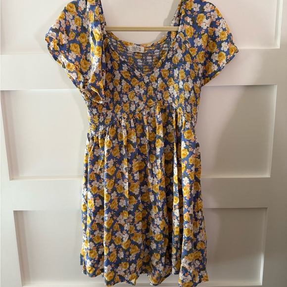 Jolie & Joy Floral Smocked Dress size Large - Picture 1 of 6